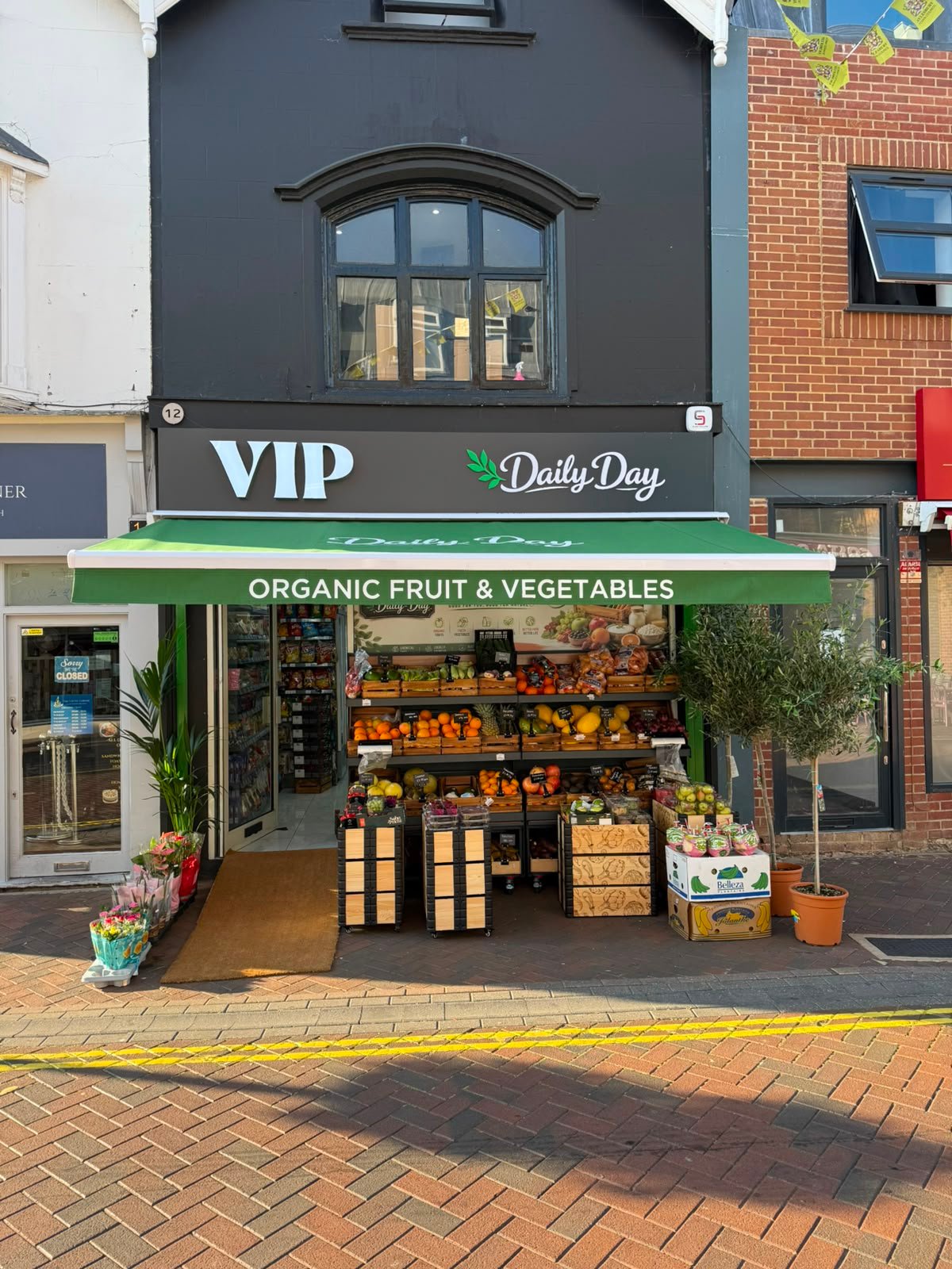 Daily Day store front in Aylesbury